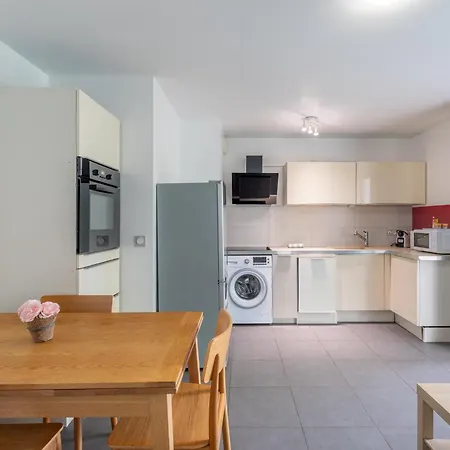 Le Printemps, Centre Juan Les Pins , 100m Des Plages, 70m De La Gare De Juan Les Pins * Antibes