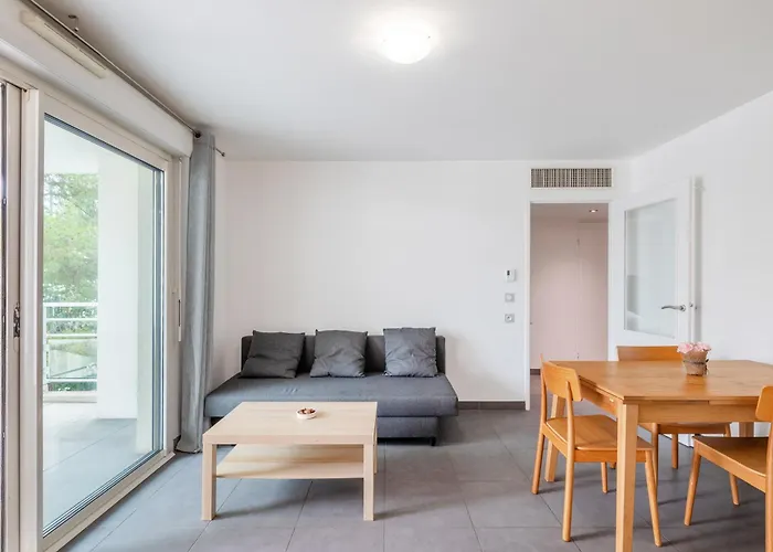 Le Printemps, Centre Juan Les Pins , 100m Des Plages, 70m De La Gare De Juan Les Pins Lägenhet