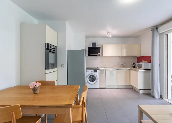 Le Printemps, Centre Juan Les Pins , 100m Des Plages, 70m De La Gare De Juan Les Pins * Antibes