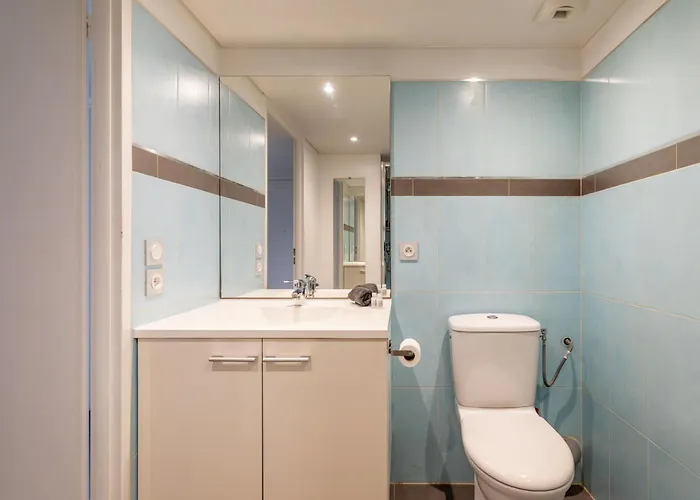 Apartman Le Printemps, Centre Juan Les Pins , 100m Des Plages, 70m De La Gare De Juan Les Pins *