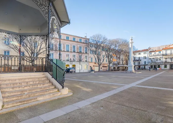 Le Printemps, Centre Juan Les Pins , 100m Des Plages, 70m De La Gare De Juan Les Pins Appartement *